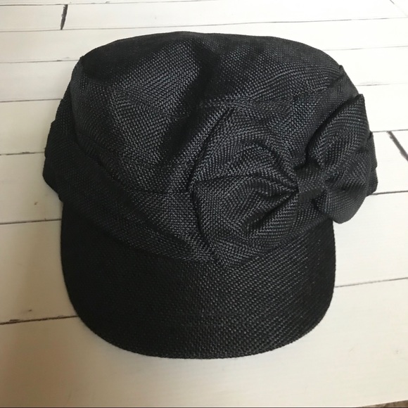 Black hat with bow - Picture 2 of 4